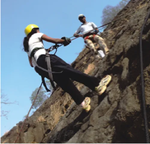 Rappelling | Empower Activity Camps 
