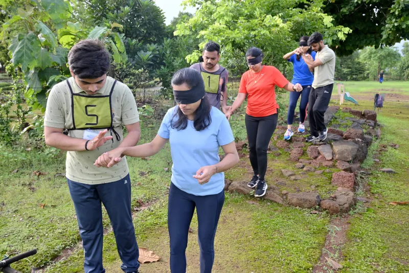 Blindfole Raft Building preparation by Team